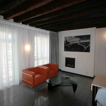 Amosa Centre Regence 10 *